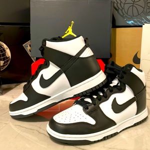 W Nike Dunk High “Panda”